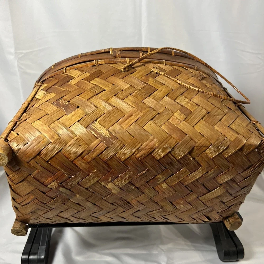 Vintage Asian Bamboo Rattan Handmade Woven Sewing Basket With Lid‎